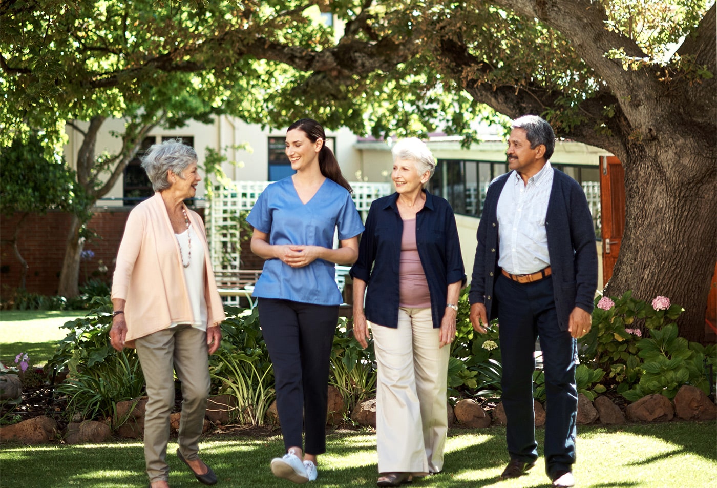 seniors-and-nurse-min